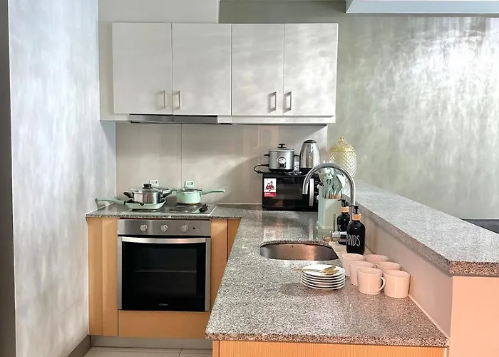 King Size 3-bedroom In Uptown Parksuites Bgc Apartment *