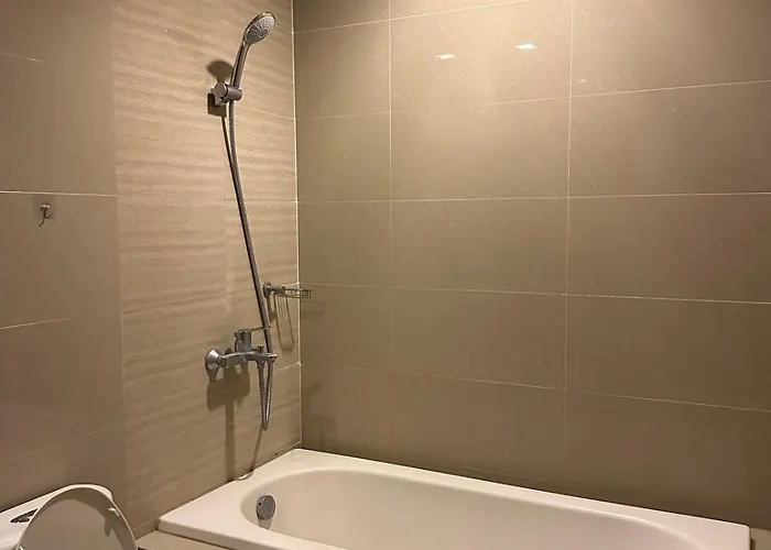 Apartment King Size 3-bedroom In Uptown Parksuites Bgc *